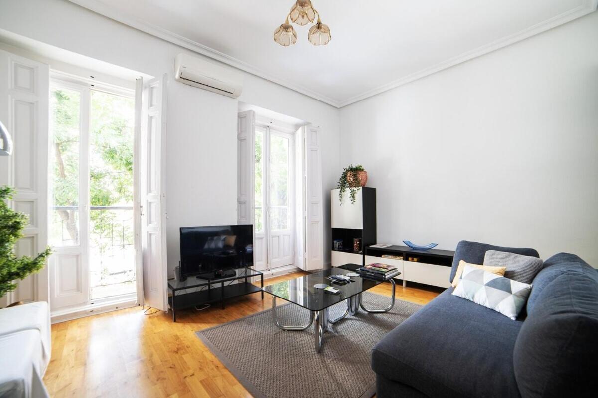 Bright Apartment In Historical City Center Madrid Exterior foto